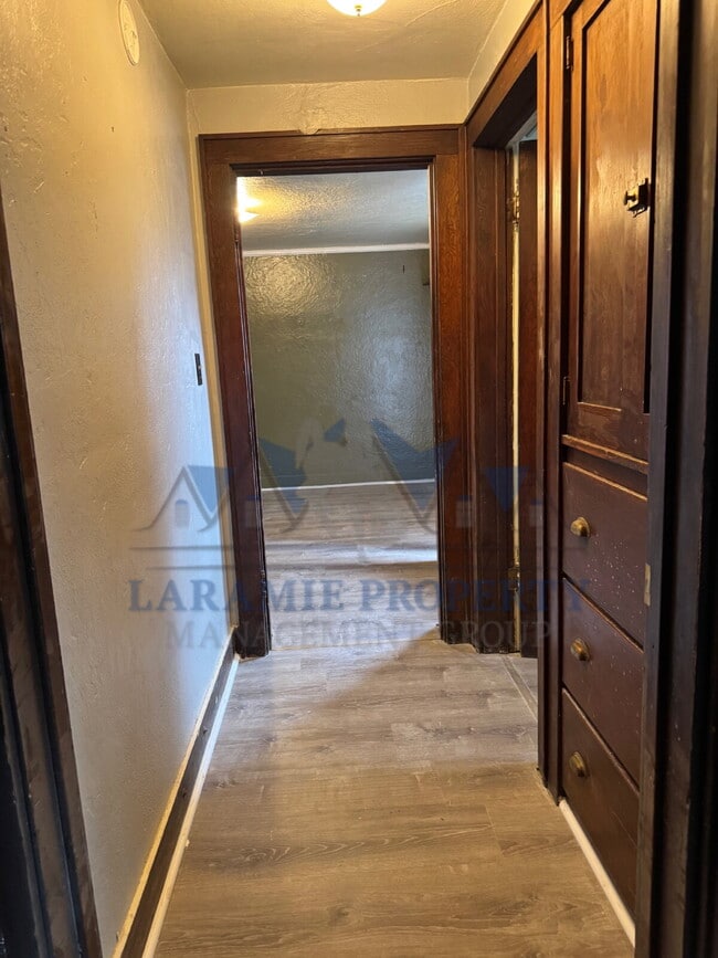 Building Photo - 1 Bed 1 Bath Apartment