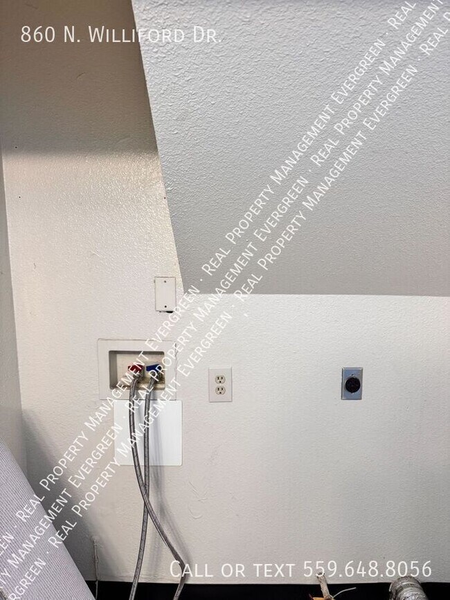 Building Photo - 860 N Williford Dr