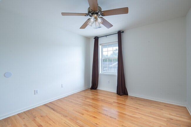 Building Photo - 108 Evergreen Pl