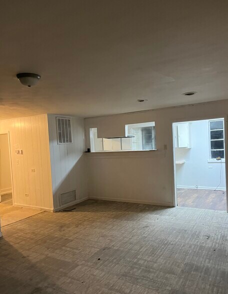 Building Photo - 3917 Bloomfield Dr