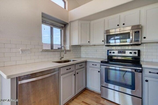 Building Photo - 2131 S Peppertree Dr