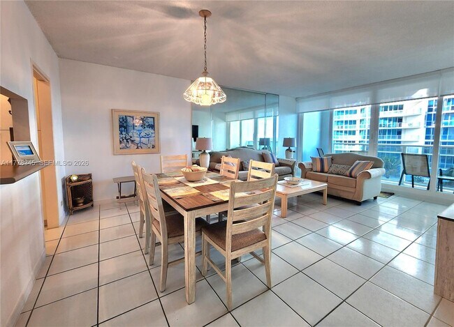 Building Photo - 3505 S Ocean Dr