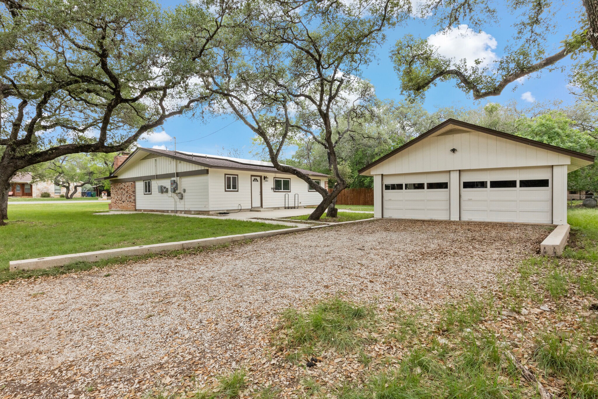 Building Photo - 17215 Sugar Crest Dr