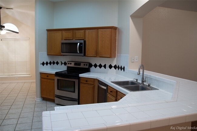 Building Photo - 4918 Pinder Ln