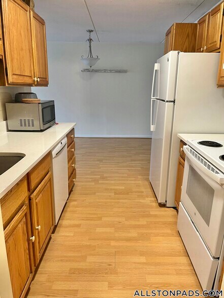 Building Photo - 80 Gardner St