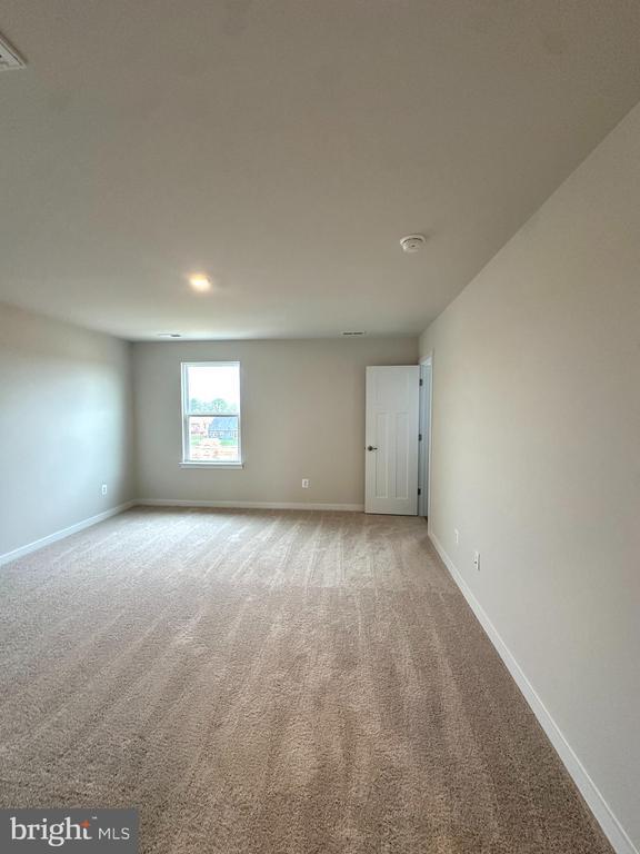 Building Photo - 369 Huntwell W Ave