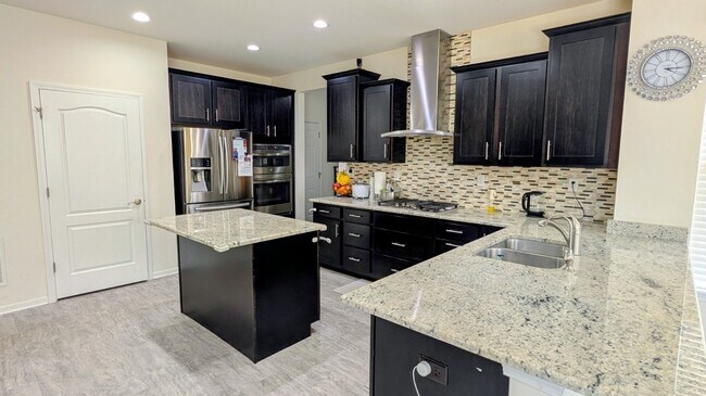 Building Photo - 114 Gala Dr