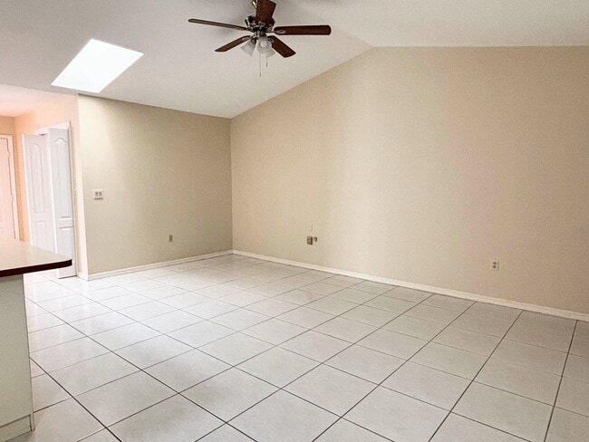 Building Photo - 3/2 in Seven Hills Community