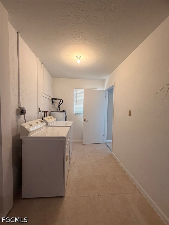 Building Photo - 18433 Iris Rd