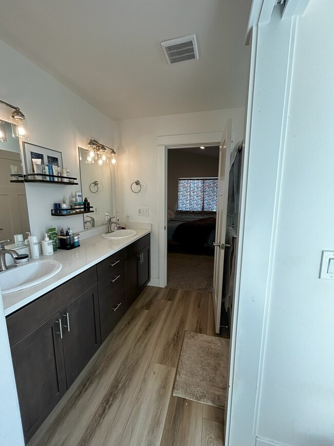 Building Photo - 51772 Mountain Pne St