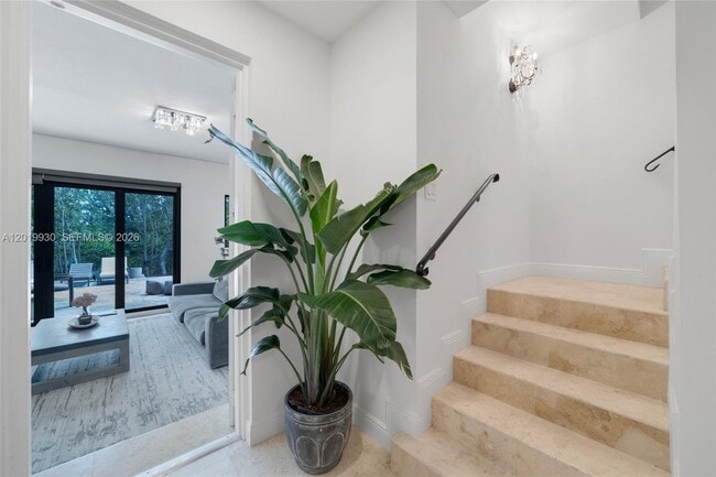Building Photo - 6226 Paradise Point Dr