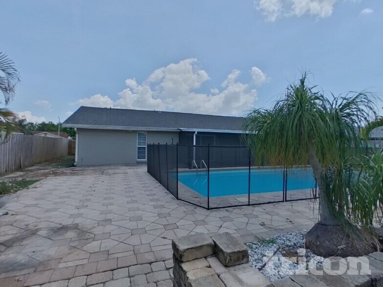 Building Photo - 2376 Millwood Ln