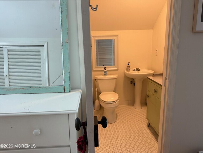 Building Photo - 101 Osborne Ave