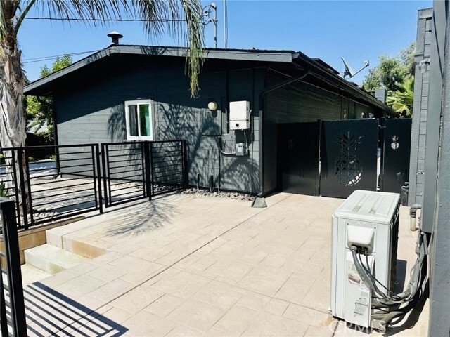 Building Photo - 31025 E Sunset Dr S