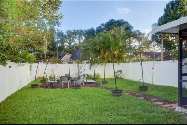 Building Photo - 8933 Bayaud Dr