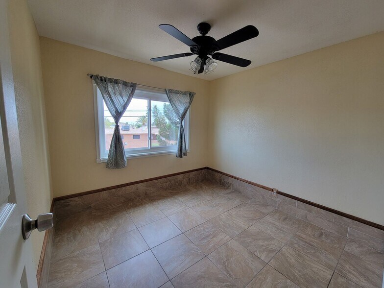 Building Photo - 230 Shadybrook Ln