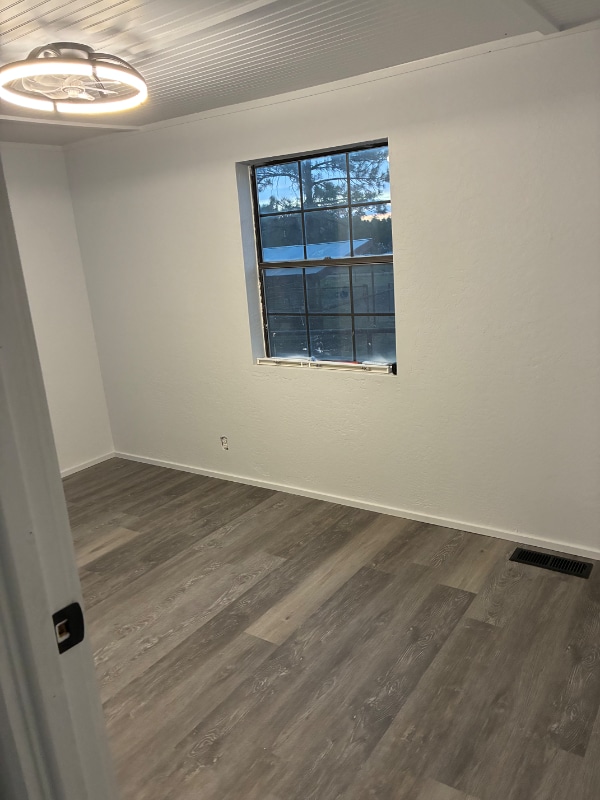 Building Photo - 1010 Cedar Dr