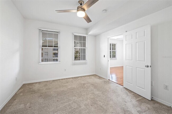 Building Photo - 501 Knights Run Ave