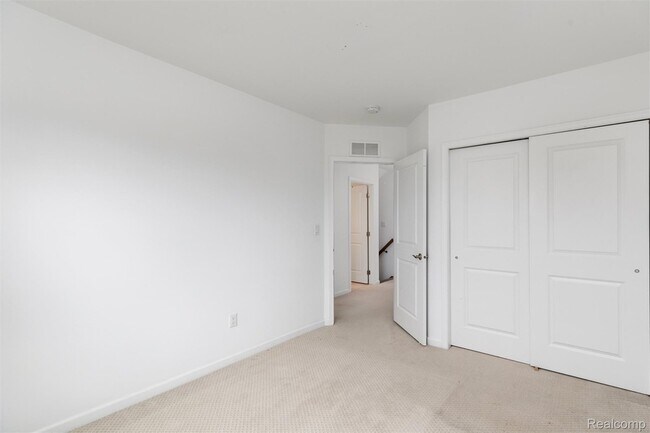 Building Photo - 2769 Ashcombe Dr.