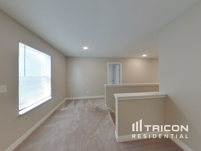 Building Photo - 2224 S Carlota Dr
