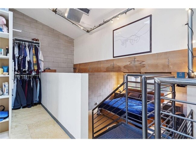 Building Photo - 801 N Washington Ave