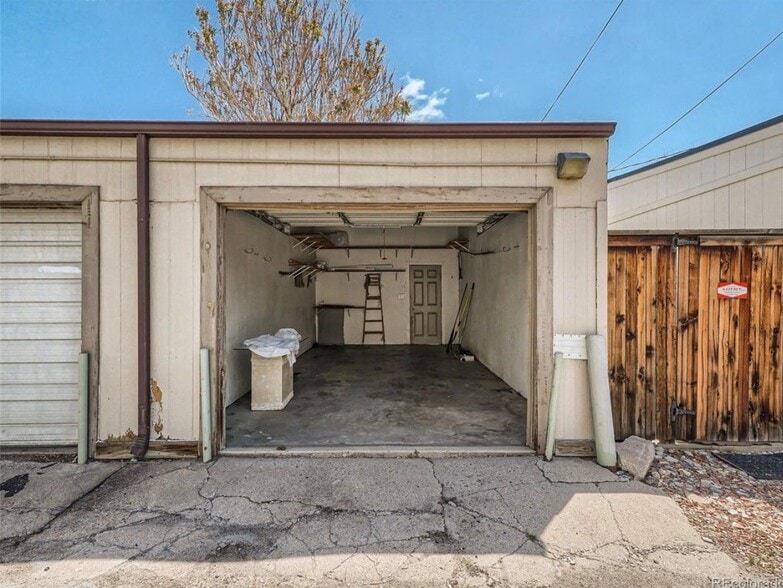 Building Photo - 3437 Mariposa St