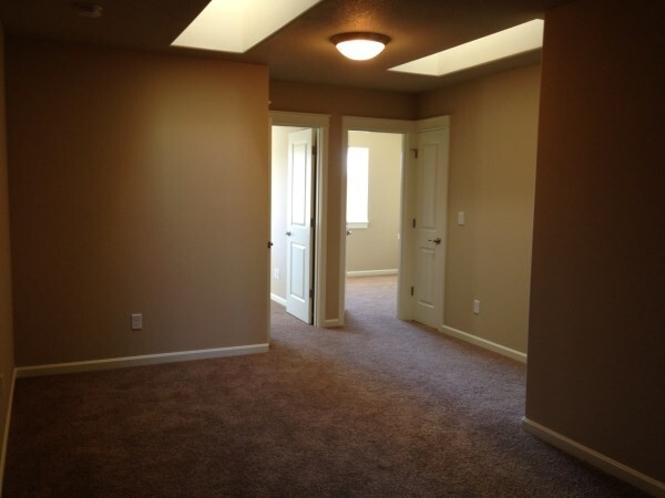 Building Photo - 3 Bedroom Town Home in Bend's McCall Landing