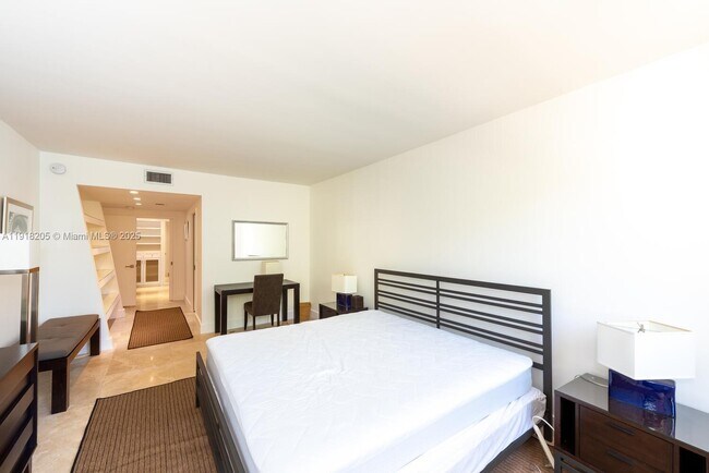 Building Photo - 141 Crandon Blvd