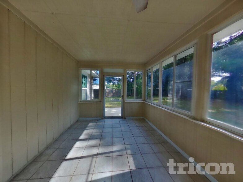 Building Photo - 84092 St James Ct