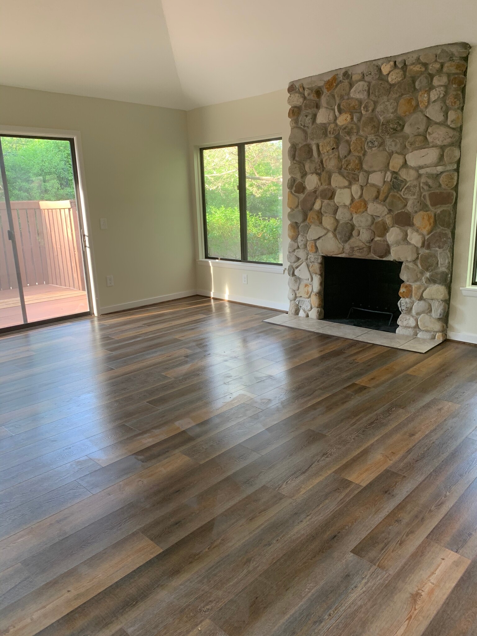 Building Photo - 152 Wintergreen Way