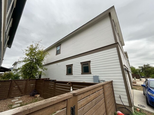 Building Photo - 1146 N Olive St
