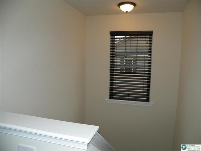 Building Photo - 607 Linden St