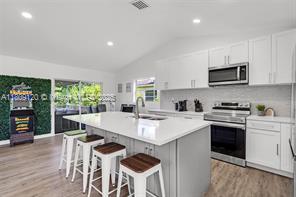 Building Photo - 1020 SW 8th St