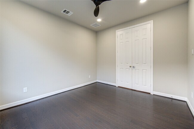 Building Photo - 28918 Woods Rose Ct