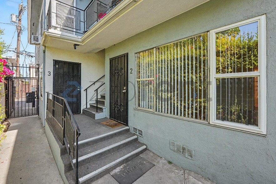 Building Photo - Unit 2