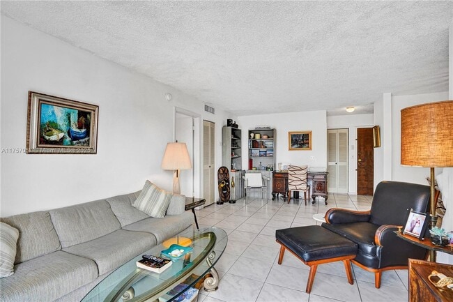 Building Photo - 7150 Indian Creek Dr