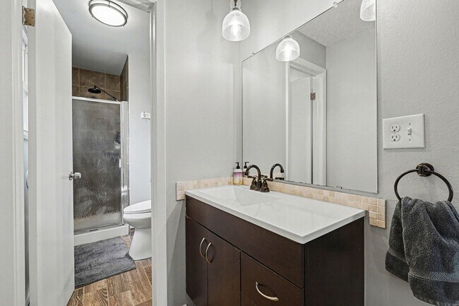 Building Photo - Gorgeous Home of Rental in Southern Gables Neighborhood!