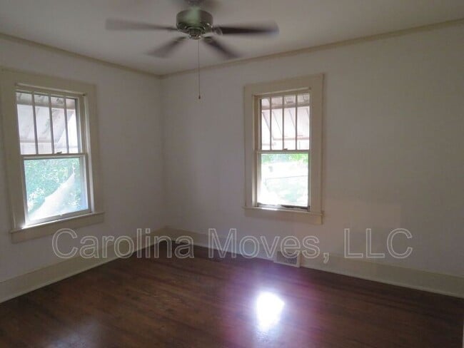 Building Photo - 26 E Main St