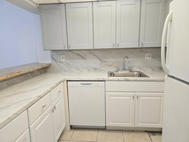 Building Photo - 5921 Washington St