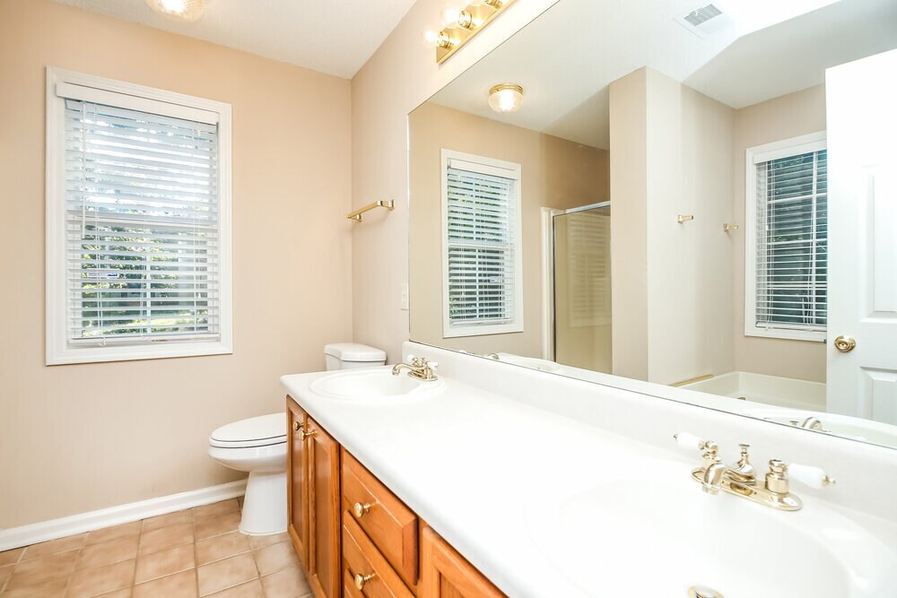 Building Photo - 6857 Robinwood Trail