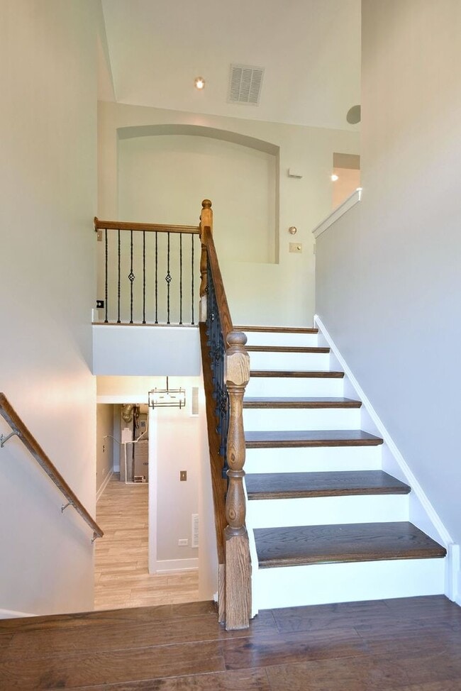 Building Photo - 982 Indigo Ct