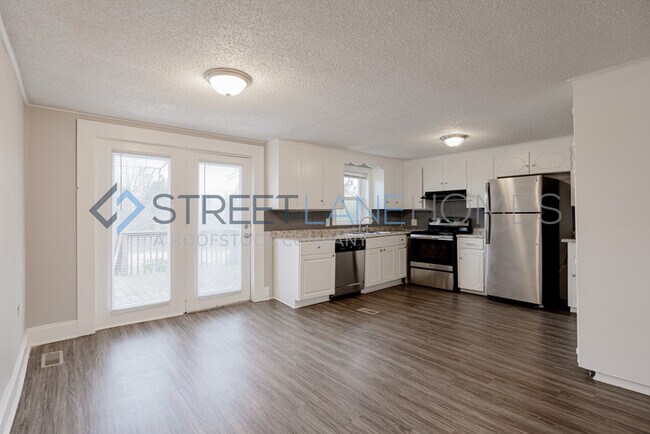 Building Photo - Charming 4 Bedroom in Campobello!
