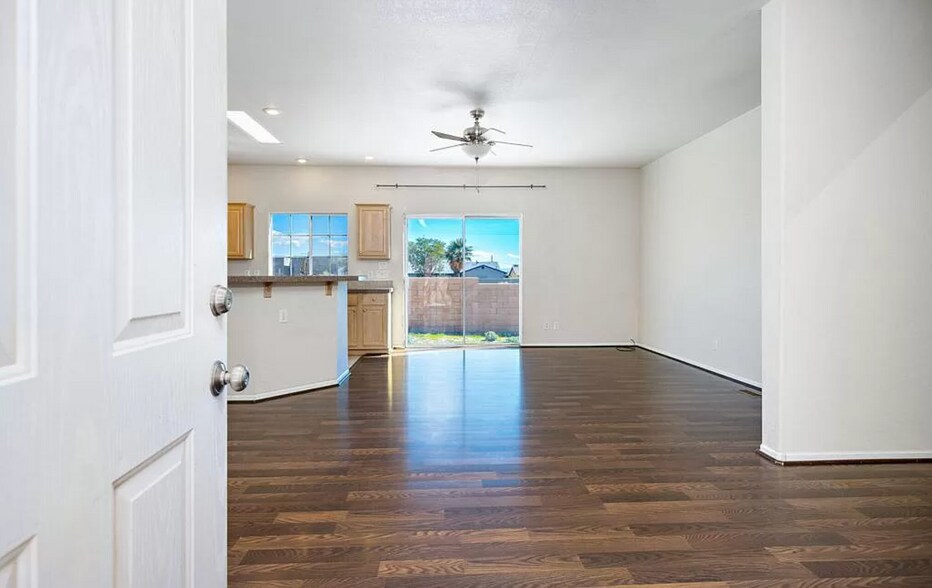Building Photo - 15780 Coral St