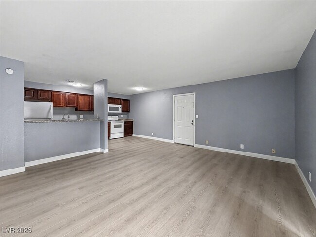 Building Photo - 5141 River Glen Dr