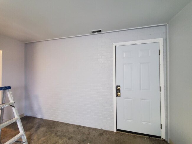 Building Photo - 851 Wellington Blvd