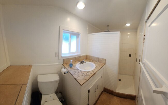 Building Photo - 1941 Abbott St