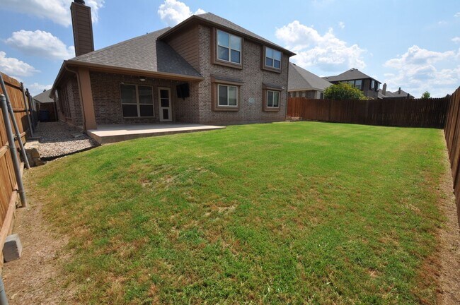 Building Photo - FOR LEASE in ALEDO ISD! Beautiful 3,000+ sf Brick Home with 4 Bedrooms, 3 Bathrooms Plus an Offic...