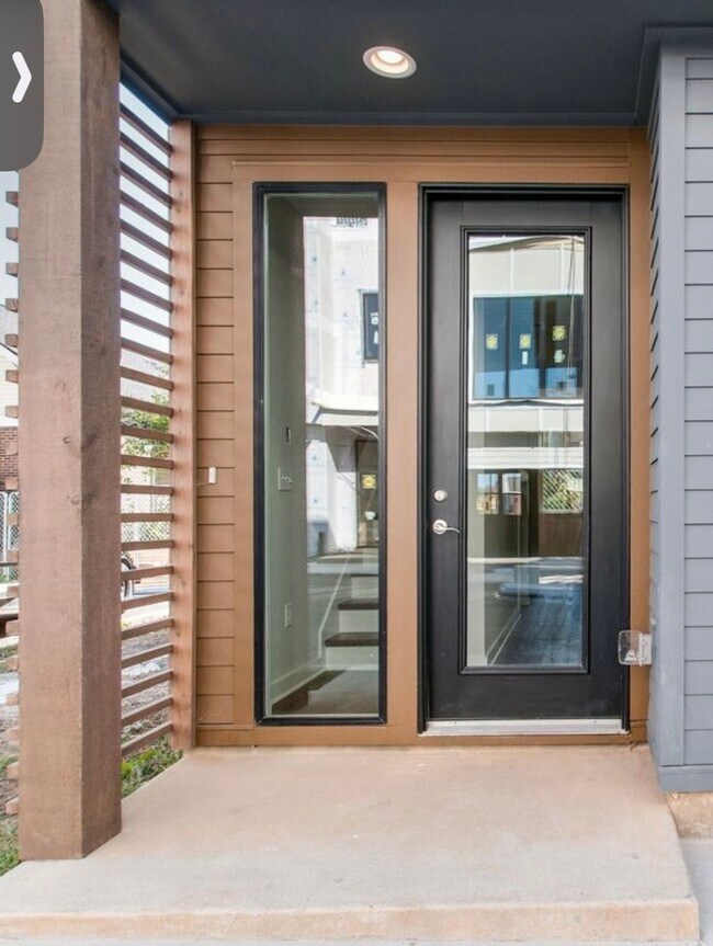 Building Photo - 227 Oceola Ave