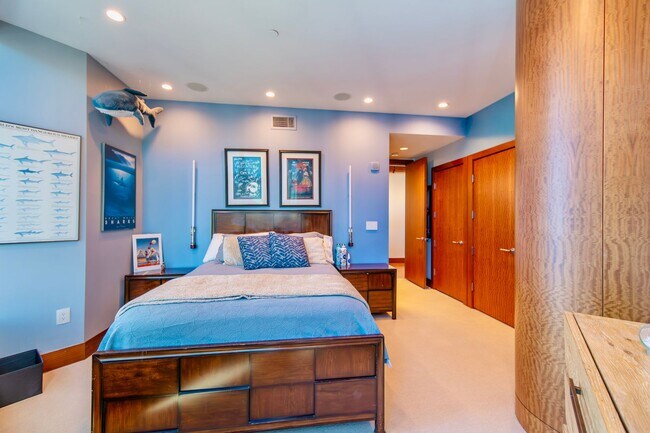 Building Photo - 2Bd/2.5Ba Seattle  Penthouse