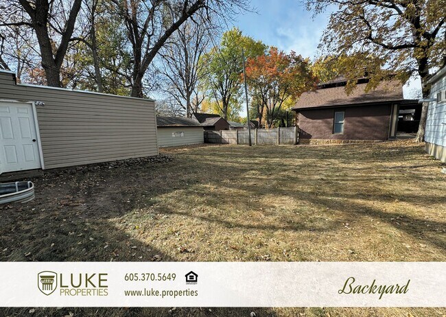 Building Photo - 525 N Menlo Ave